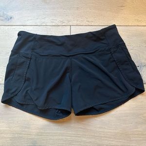 Lululemon Speed Up low rise shorts 4”inseam size 6